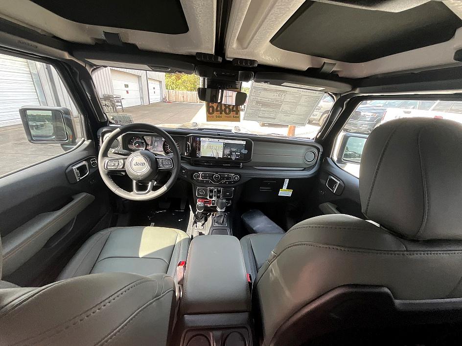 2025 Jeep Gladiator Mojave photo 30