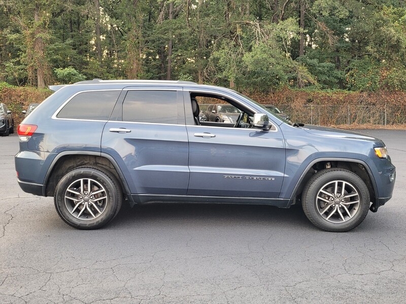 2020 Jeep Grand Cherokee Limited photo 2