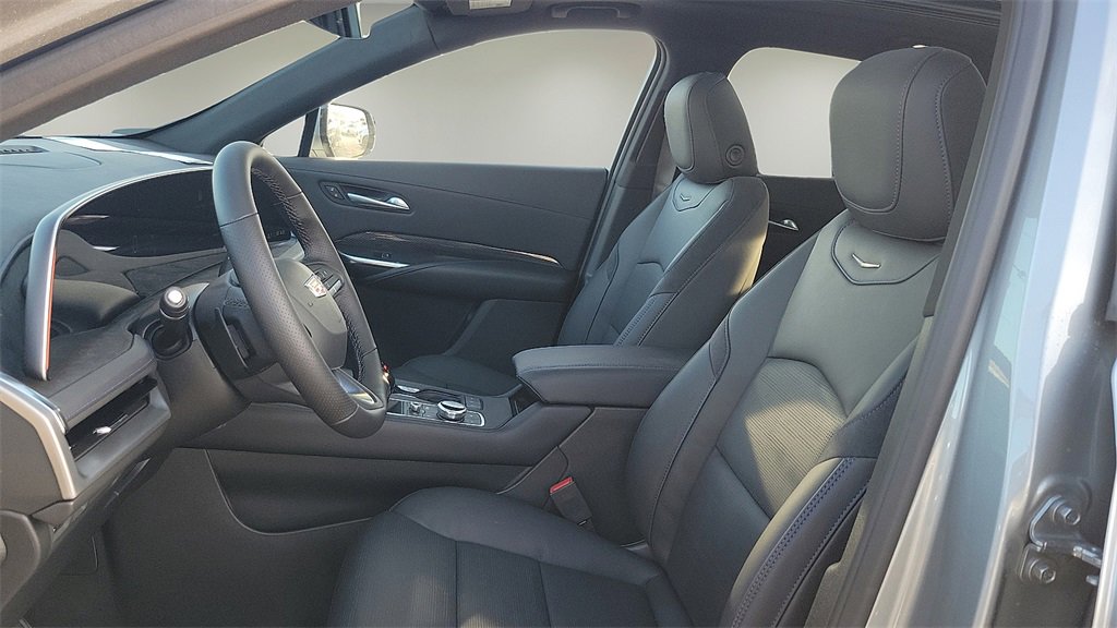 2025 Cadillac XT4 Sport photo 13