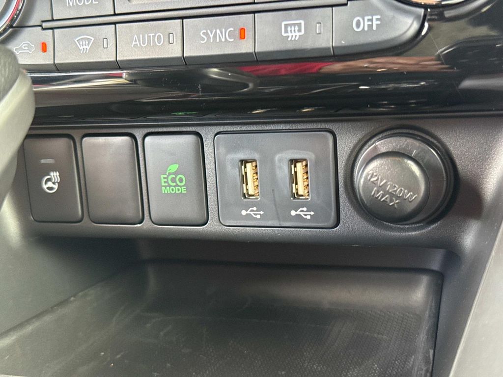 2025 Mitsubishi Eclipse Cross SEL photo 28