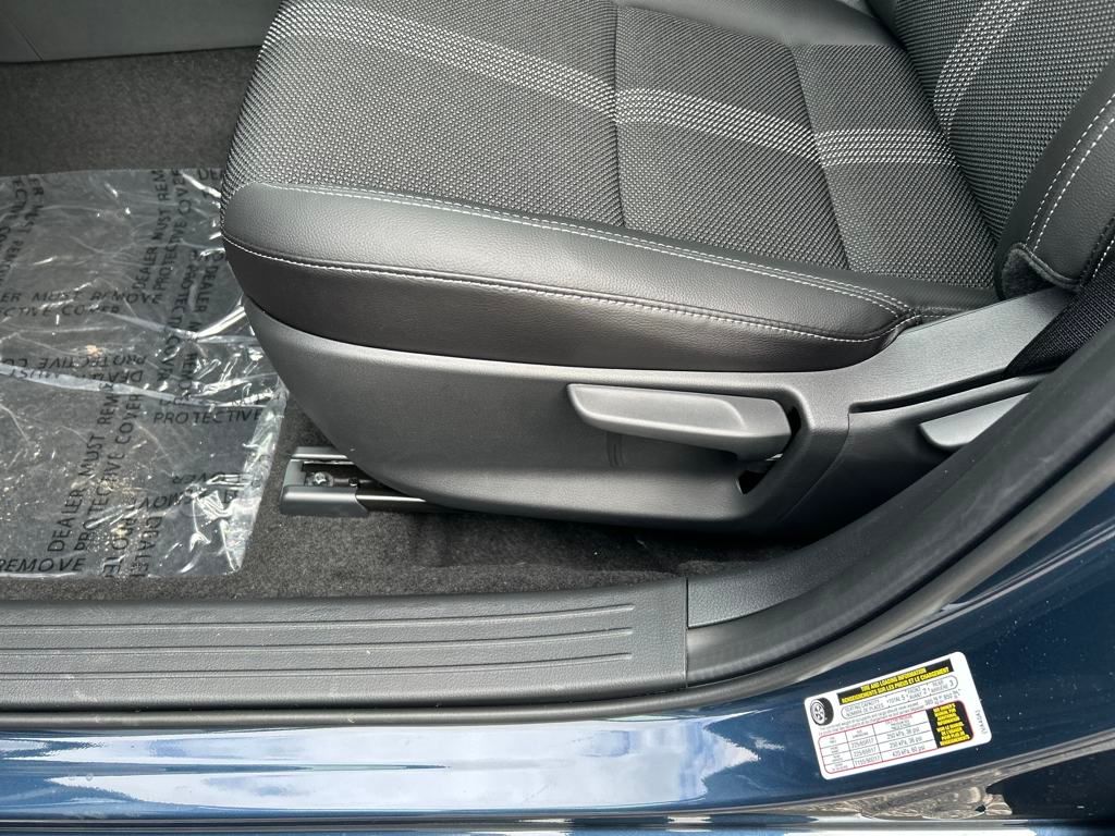 2025 Mazda CX-50 2.5 Select photo 14