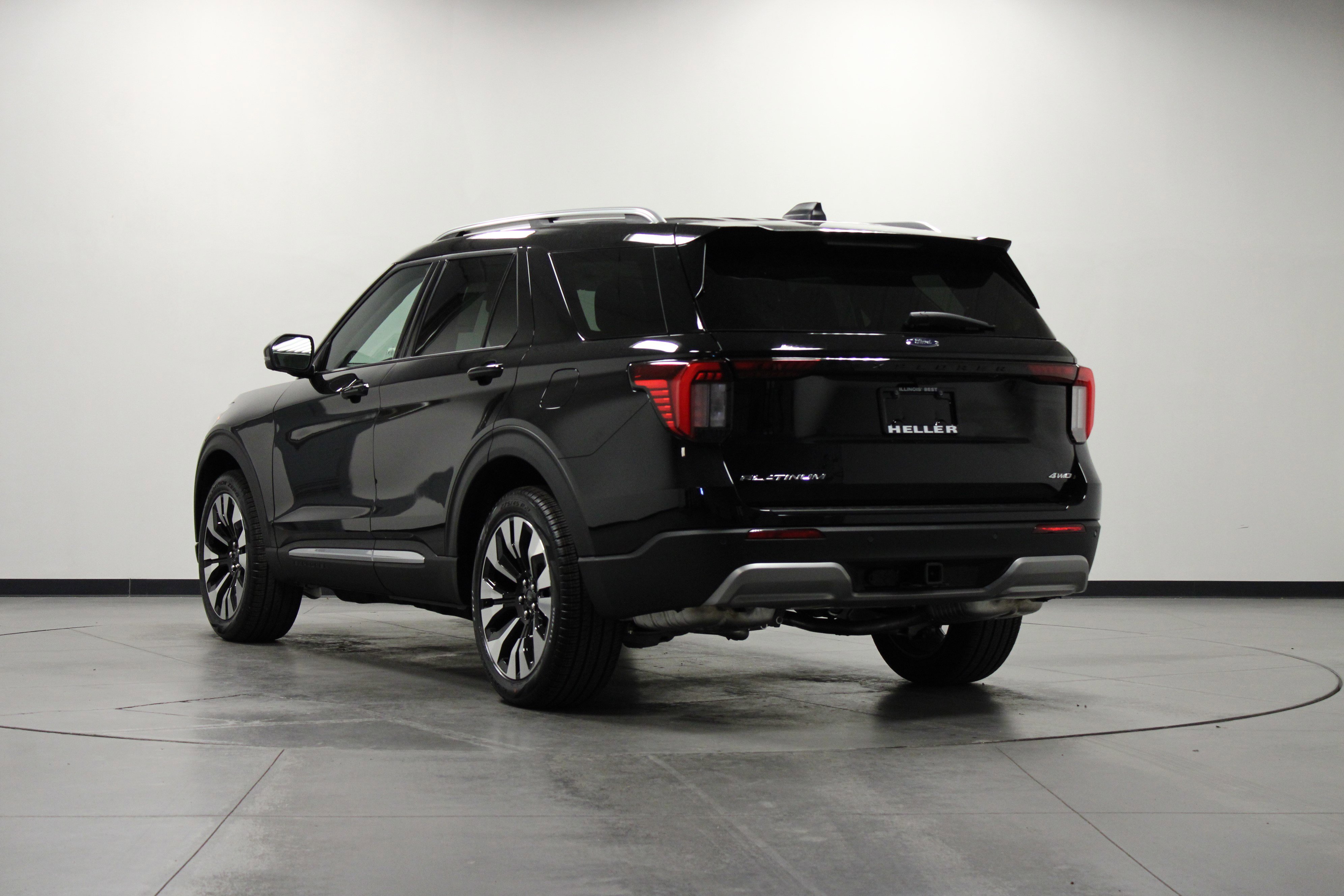 2025 Ford Explorer Platinum photo 4