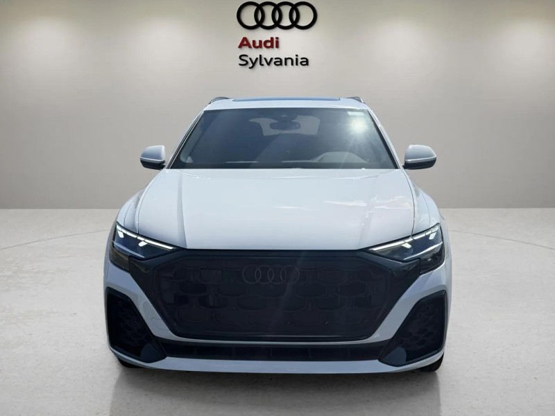 2025 Audi Q8 55 Premium Plus photo 4