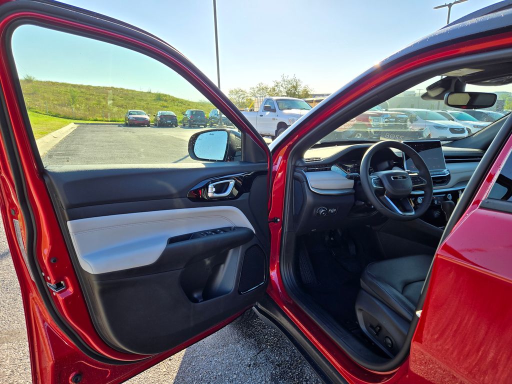 2026 Jeep Compass Limited photo 8