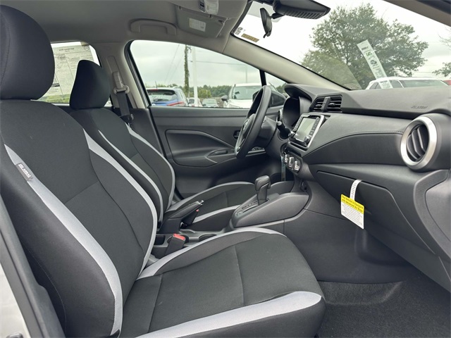 2025 Nissan Versa S photo 9