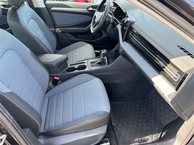 2025 Volkswagen Jetta 1.5T SE photo 12
