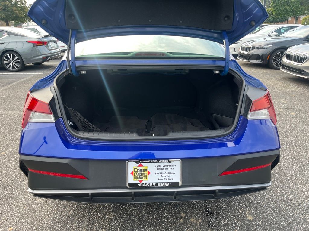 2024 Hyundai Elantra SEL photo 23