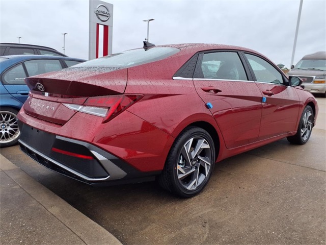 2025 Hyundai Elantra SEL Convenience photo 2