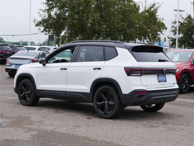 2025 Volkswagen Taos SE photo 4