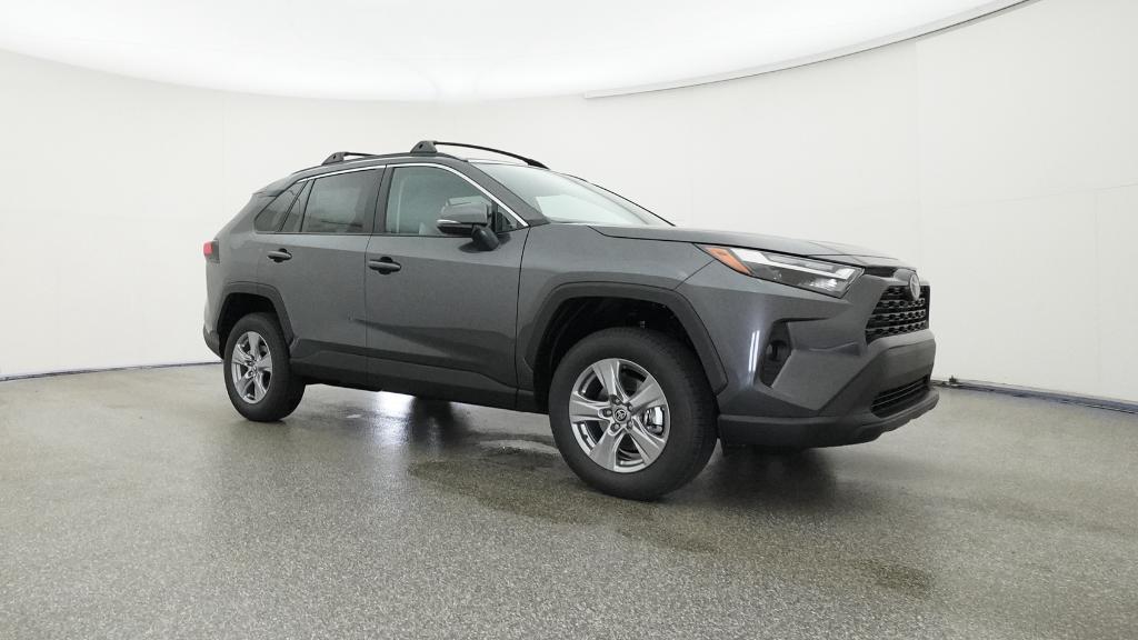 2025 Toyota RAV4 XLE photo 30