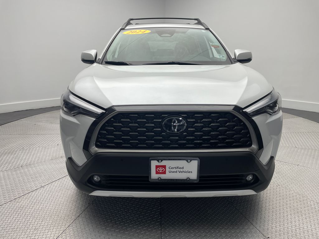 2024 Toyota Corolla Cross XLE photo 2