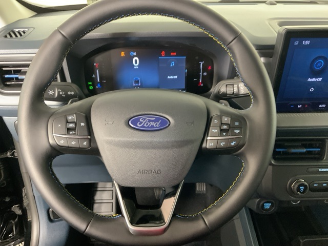 2025 Ford Maverick photo 2