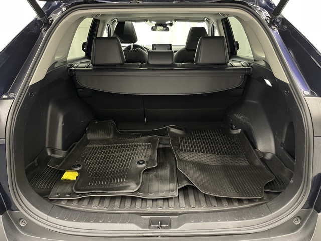 2022 Toyota RAV4 XLE Premium photo 5
