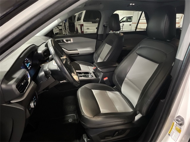 2023 Ford Explorer XLT photo 17