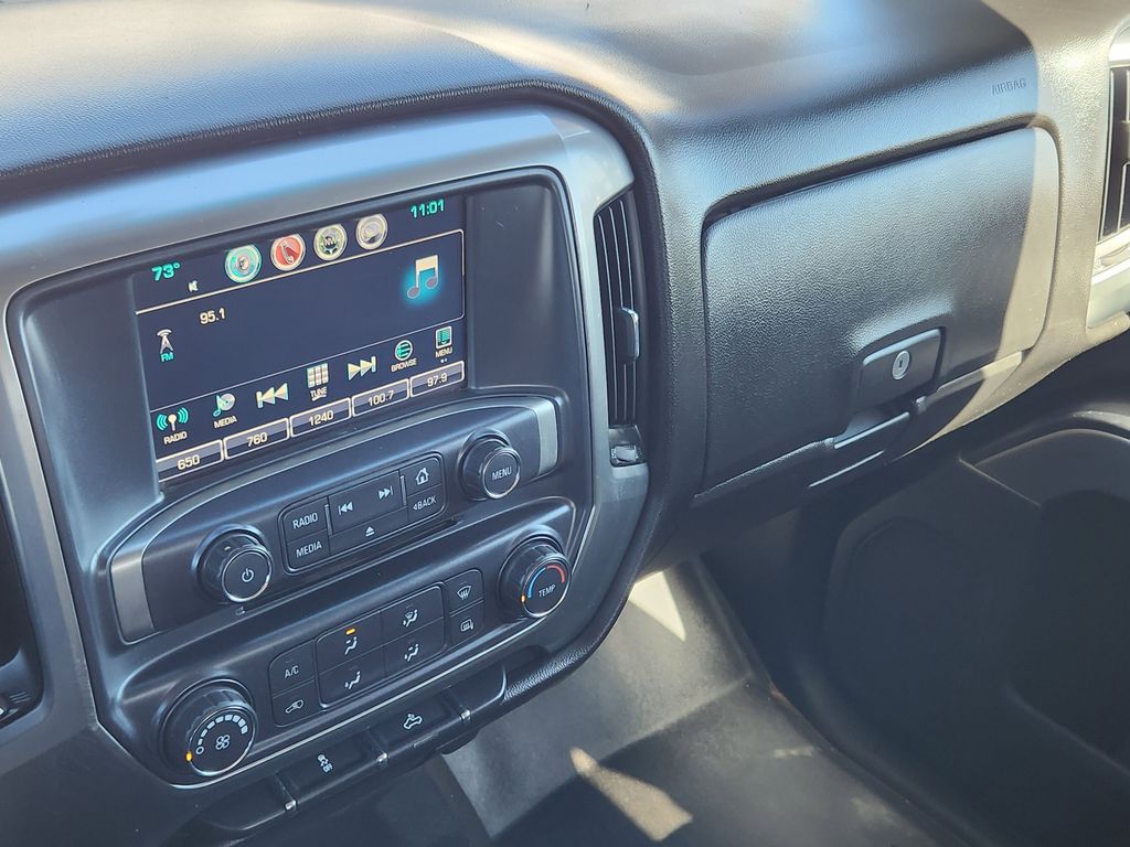 2016 Chevrolet Silverado 3500HD LT photo 22