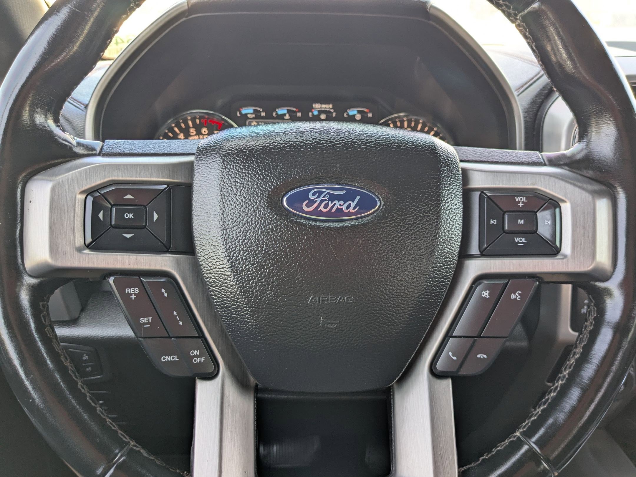2020 Ford F-150 Platinum photo 16