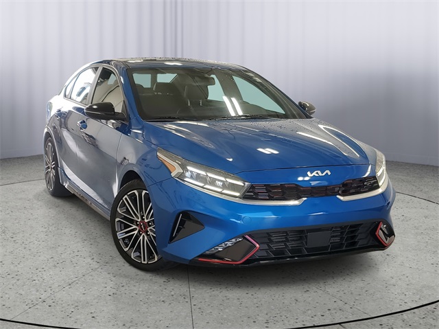 2023 Kia Forte GT photo 2