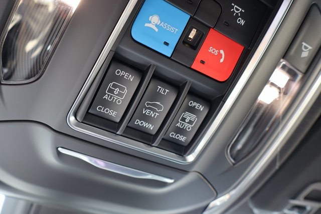 2025 Jeep Grand Cherokee Overland photo 24