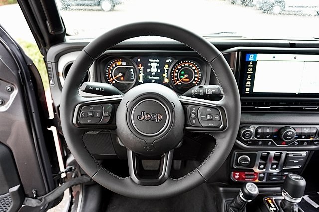 New 2025 Black Clear-Coat Exterior Paint Jeep Rubicon image 26