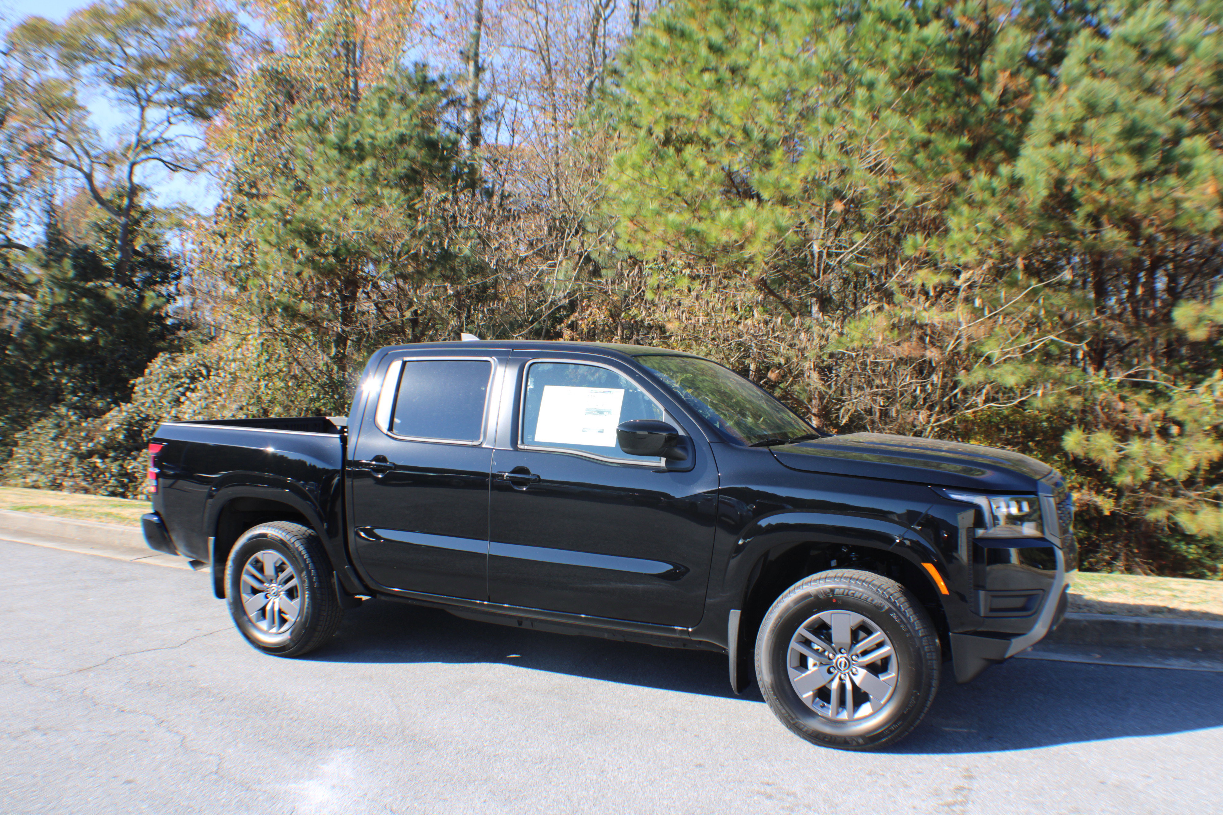 2026 Nissan Frontier SV's photo