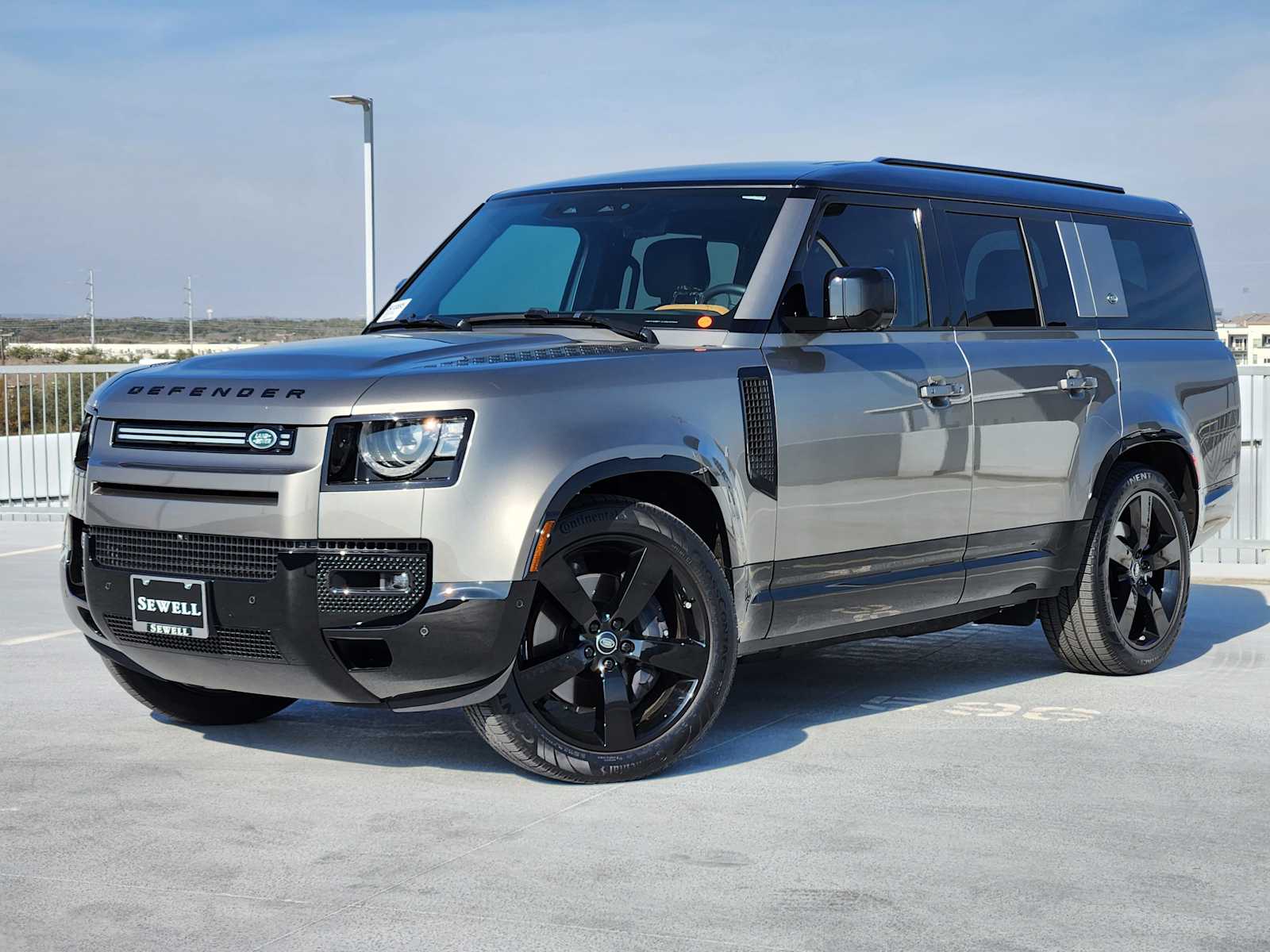 2024 Land Rover Defender X-Dynamic SE's photo