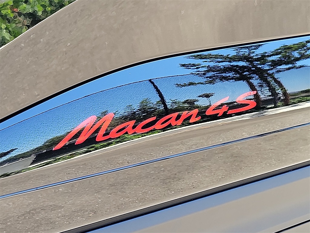 2025 Porsche Macan Electric photo 27