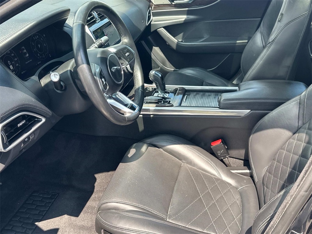 2020 Jaguar XE S photo 14