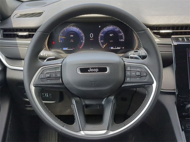2025 Jeep Grand Cherokee Laredo photo 16