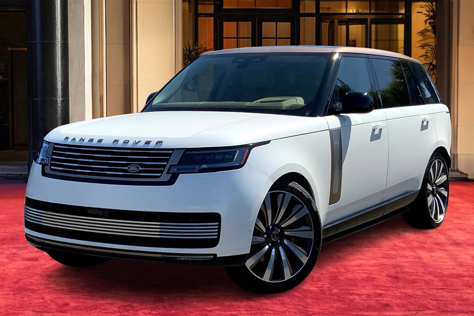 2025 Land Rover Range Rover SV's photo