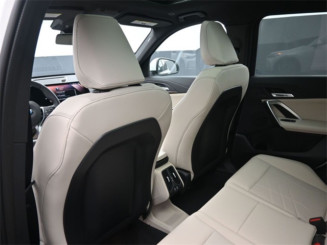 2025 Bmw X1 XDrive28i photo 3