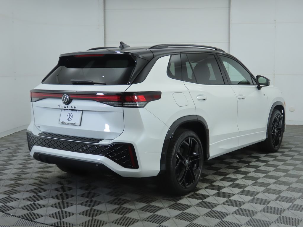 2025 Volkswagen Tiguan SE R-Line Black photo 6
