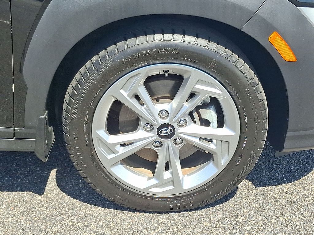 2023 Hyundai Kona SEL photo 4