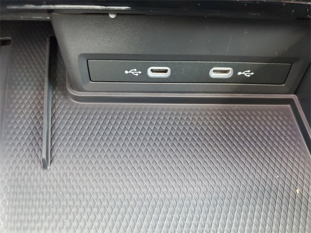 2025 Volkswagen Atlas Peak Edition SE photo 29