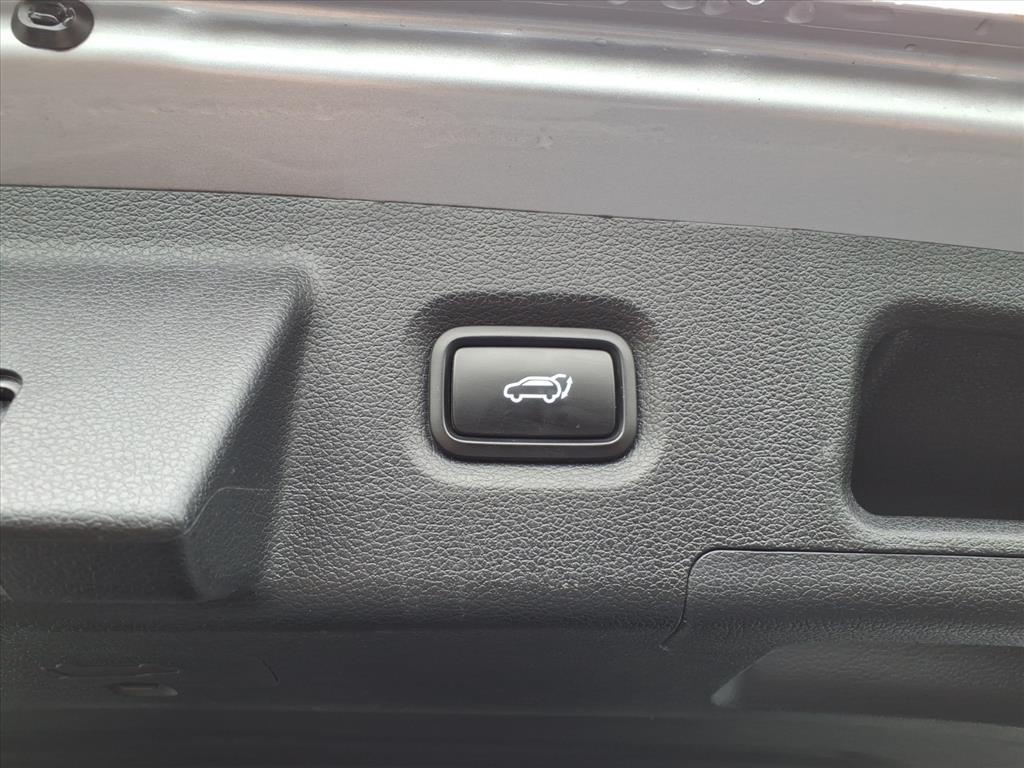 2020 Hyundai Santa Fe SEL photo 4