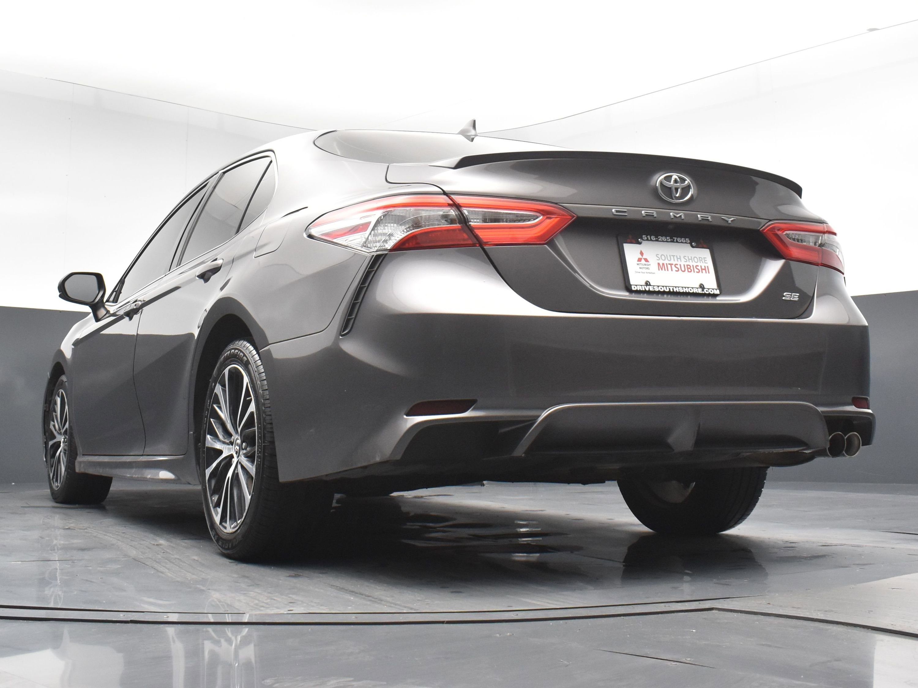 2020 Toyota Camry SE photo 24