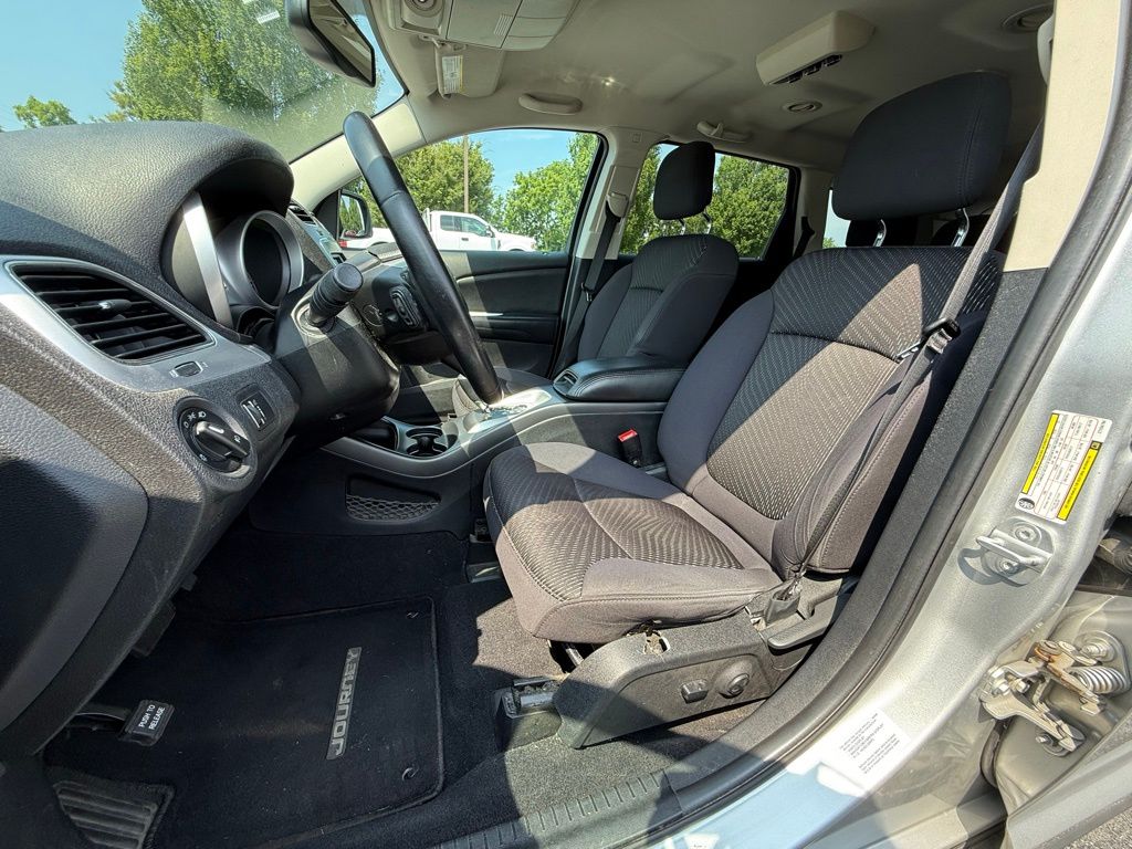 2012 Dodge Journey SXT photo 4