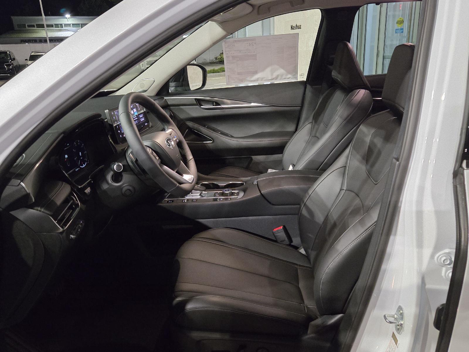 2026 Infiniti QX60 Luxe photo 3