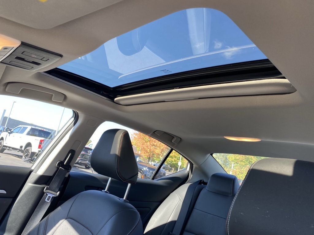 2023 Nissan Altima 2.5 SR photo 5