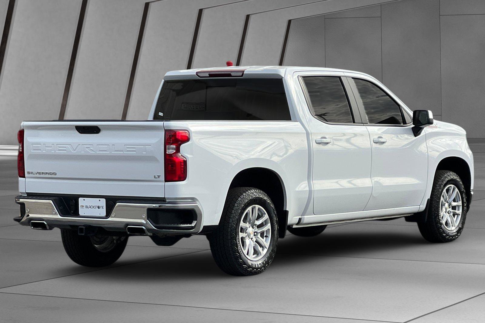 2020 Chevrolet Silverado 1500 LT photo 3