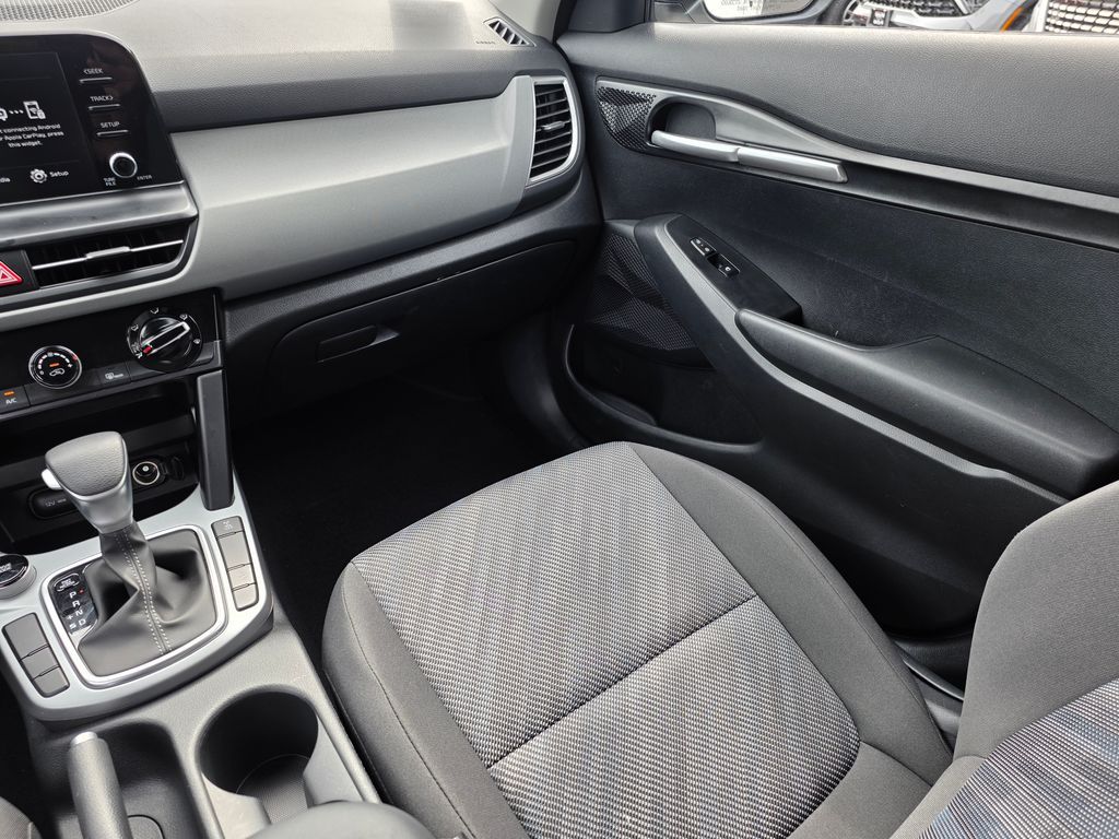 2025 Kia Seltos LX photo 11