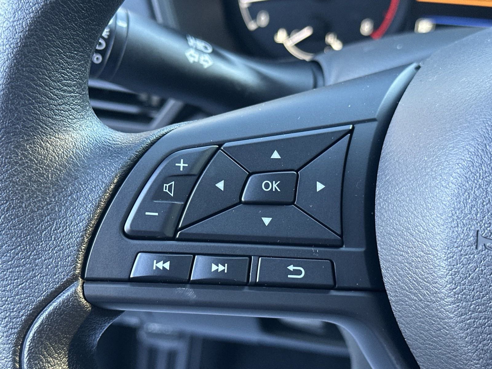 2025 Nissan Altima S photo 25