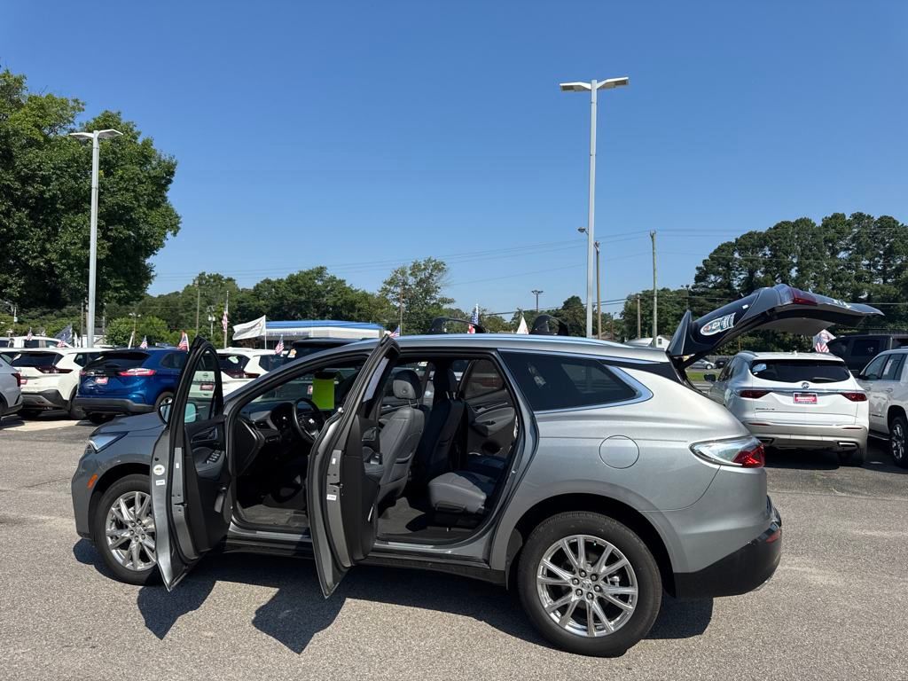2023 Buick Enclave Premium photo 10