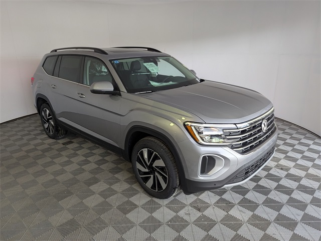 2025 Volkswagen Atlas SE Technology photo 2