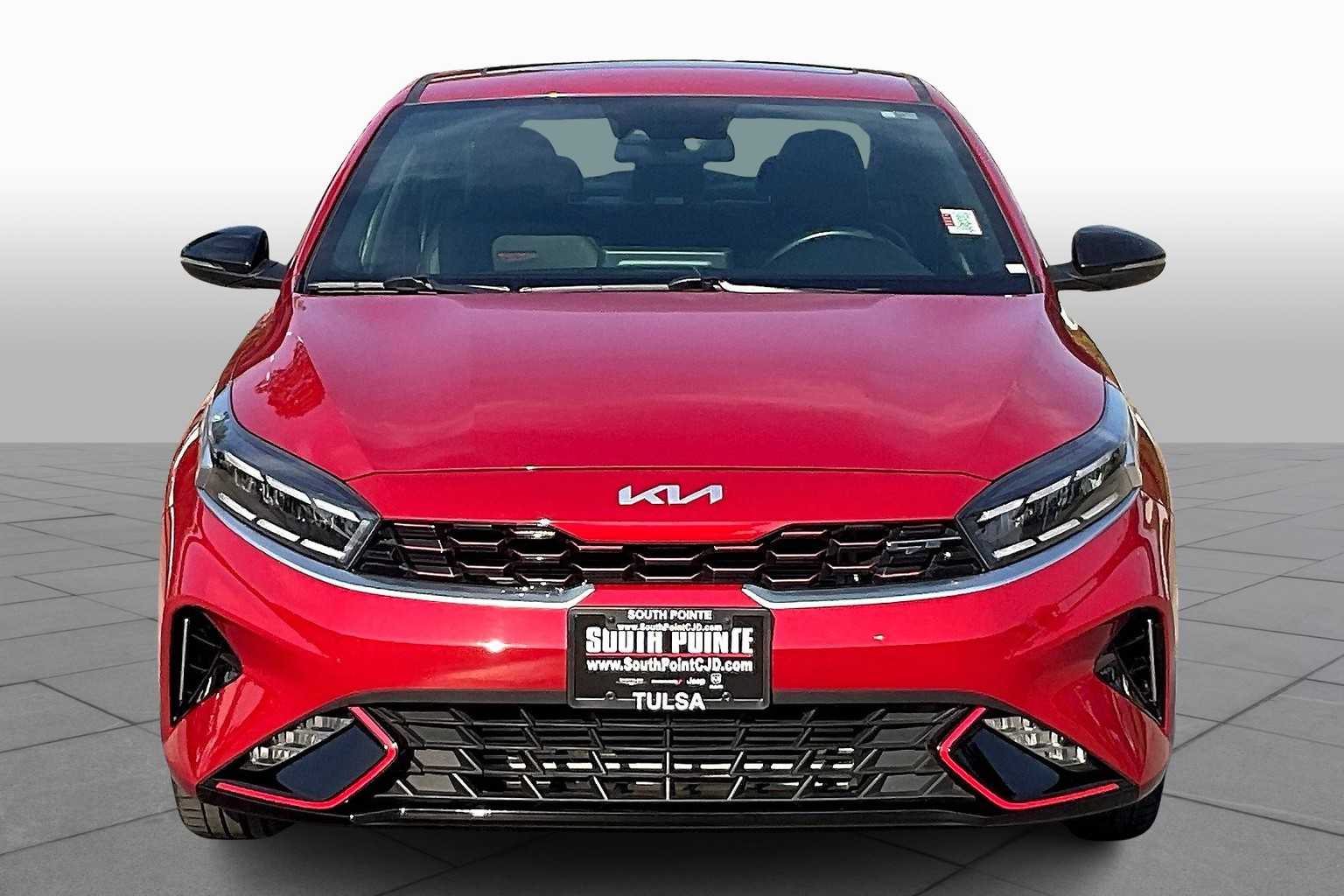 2023 Kia Forte GT photo 3