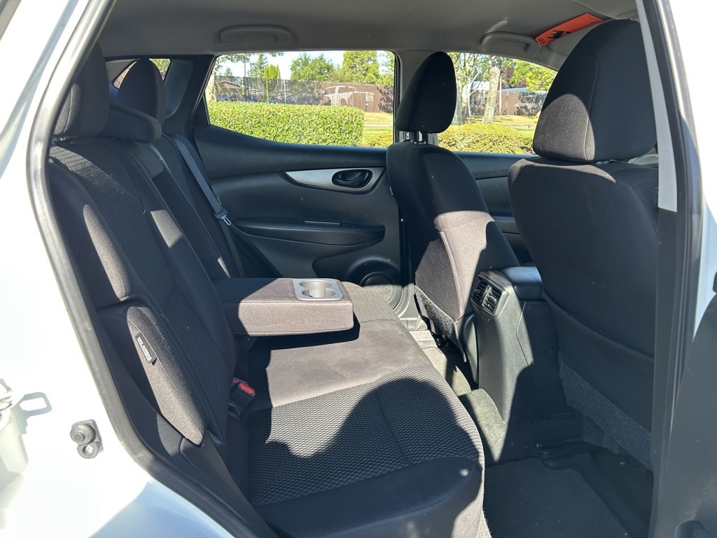 2021 Nissan Rogue Sport S photo 27