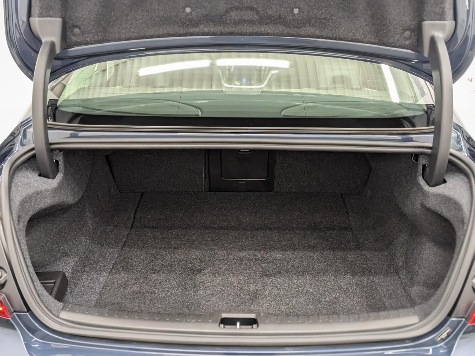 2025 Volvo S60 Core photo 9