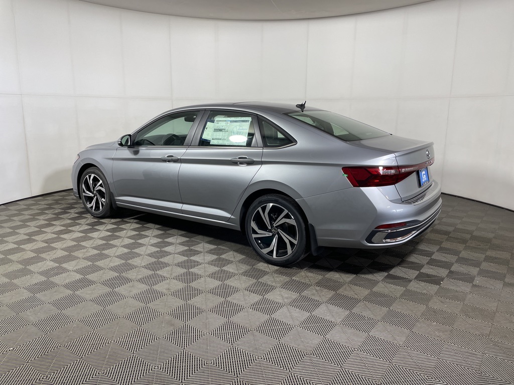 2025 Volkswagen Jetta 1.5T SEL photo 4