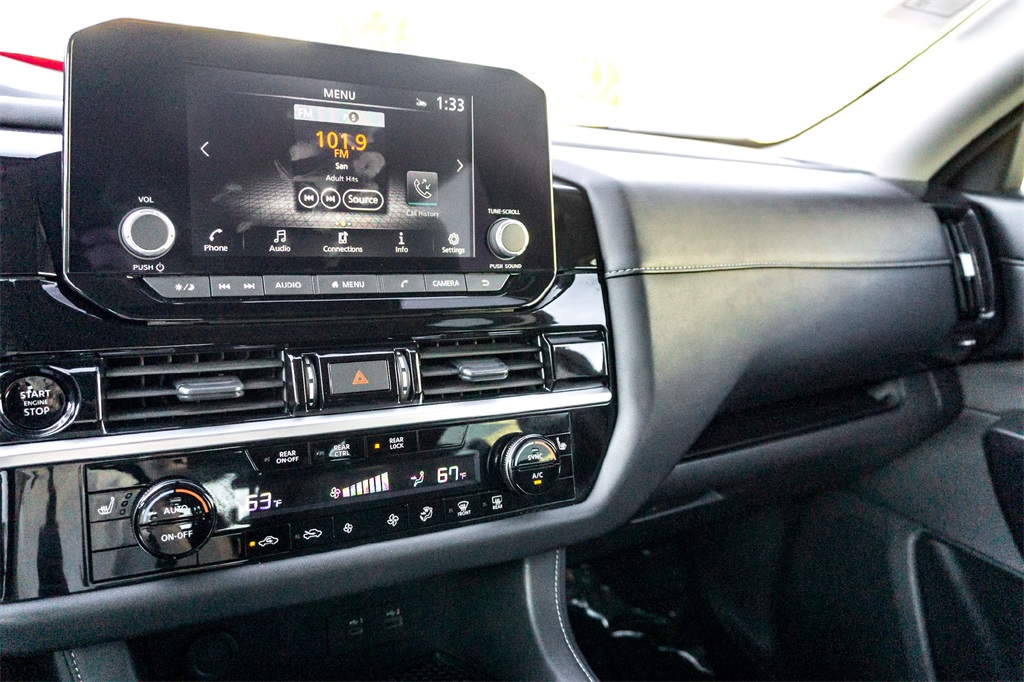 2025 Nissan Pathfinder SV photo 21
