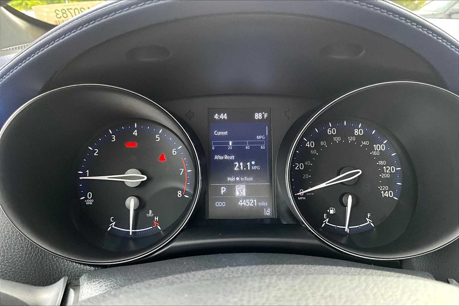 2021 Toyota C-HR XLE photo 24