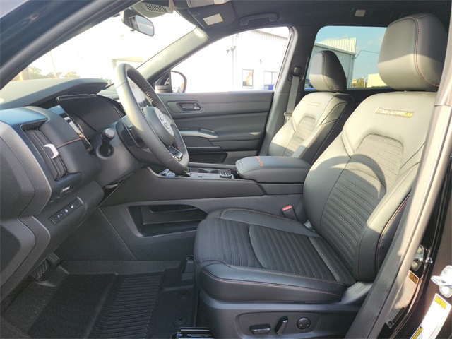 2025 Nissan Pathfinder Rock Creek photo 4